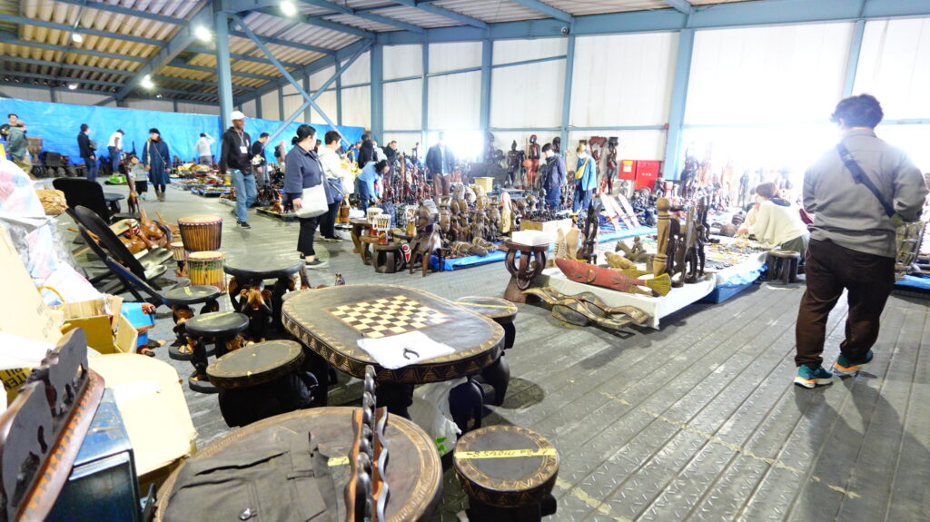 大阪関西万博閉幕１か月後にセール？南港でアフリカン・アート・マーケットの状況